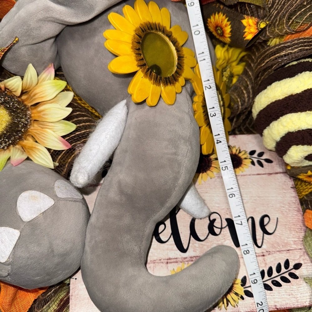 π Vintage One-of-a-Kind Elephant Fall Welcome Wreath β Handmade Decor - Picture 14 of 14